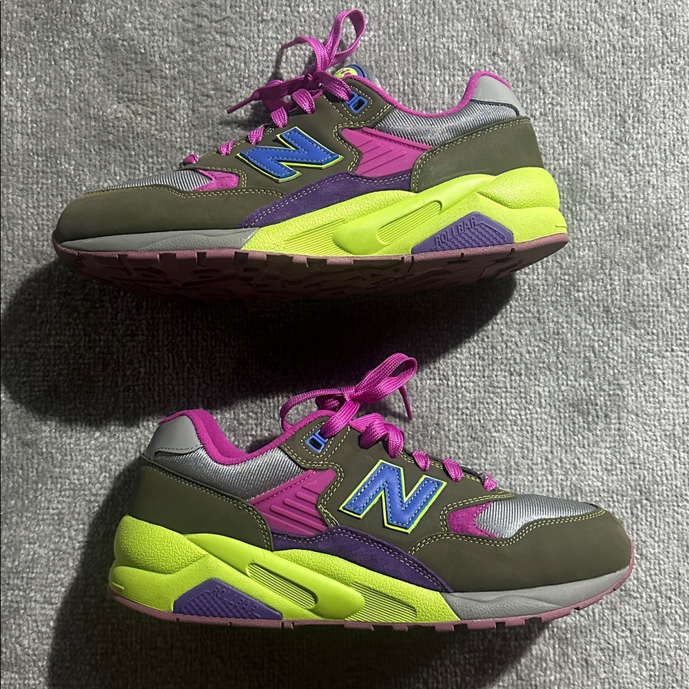 NEW BALANCE 580 X STRAY RATS “TRIBUTE TO 2007-DAR MOSS”
